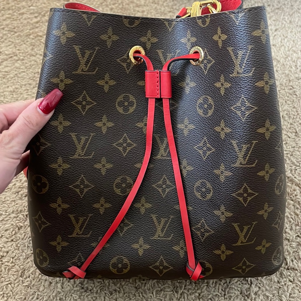 Louis Vuitton Monogram Neo Neo bag (100% authentic- like new)